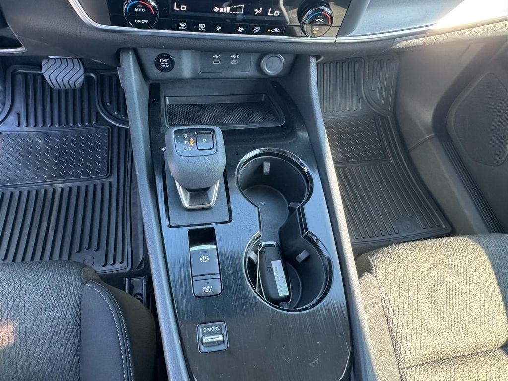 Nissan Rogue FWD SV 2024