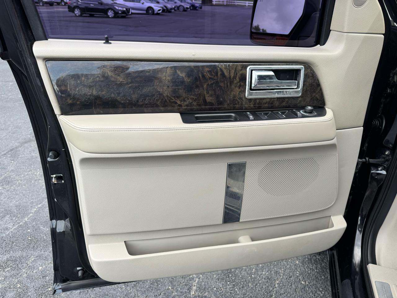 Lincoln Navigator 4WD 4dr 2015