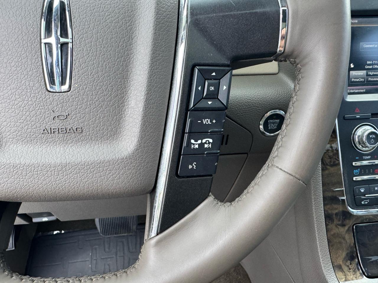 Lincoln Navigator 4WD 4dr 2015