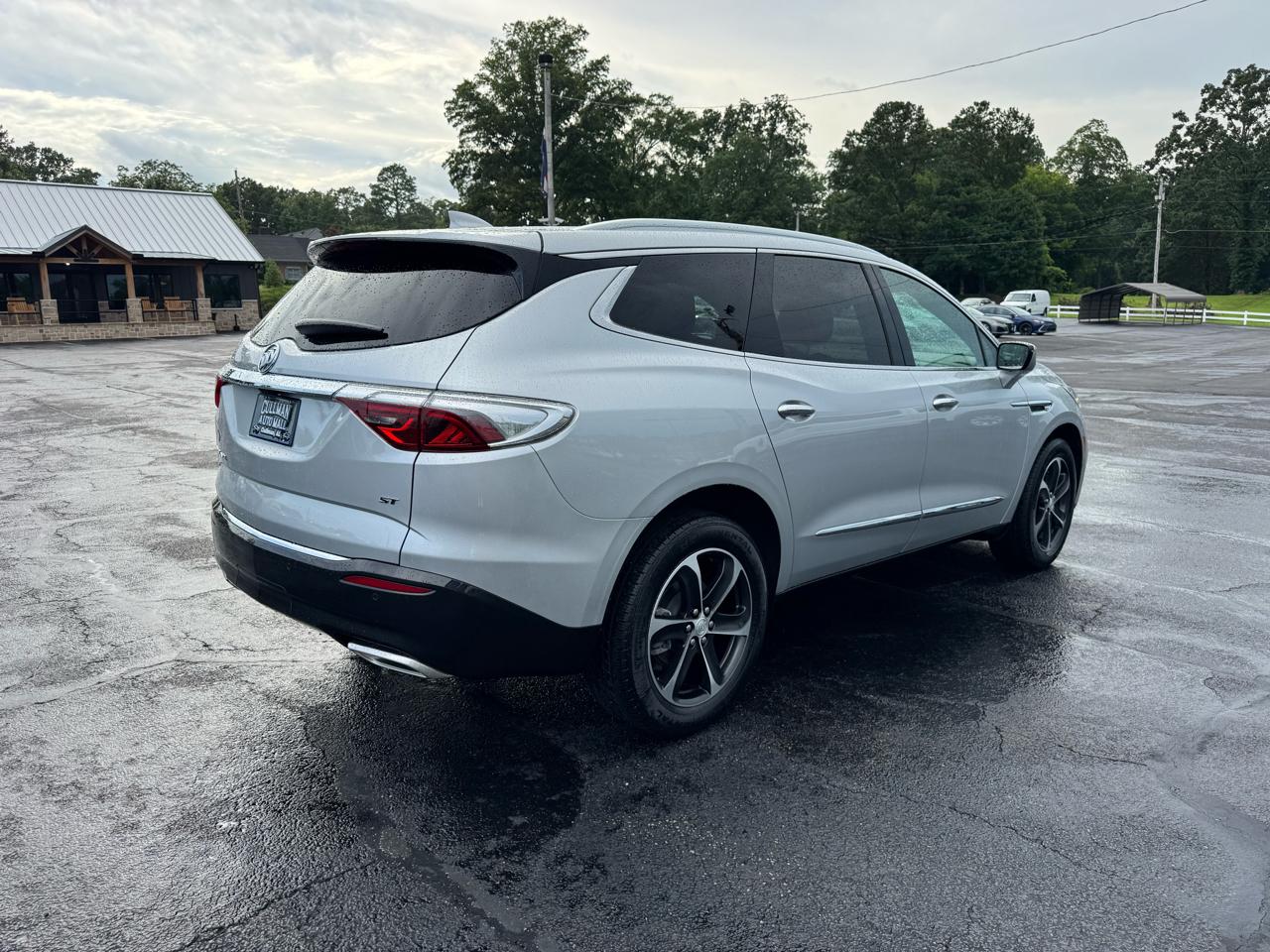 Buick Enclave FWD 4dr Essence 2022
