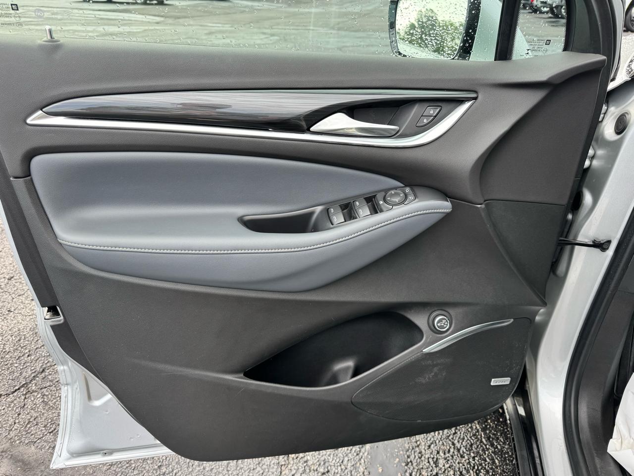 Buick Enclave FWD 4dr Essence 2022