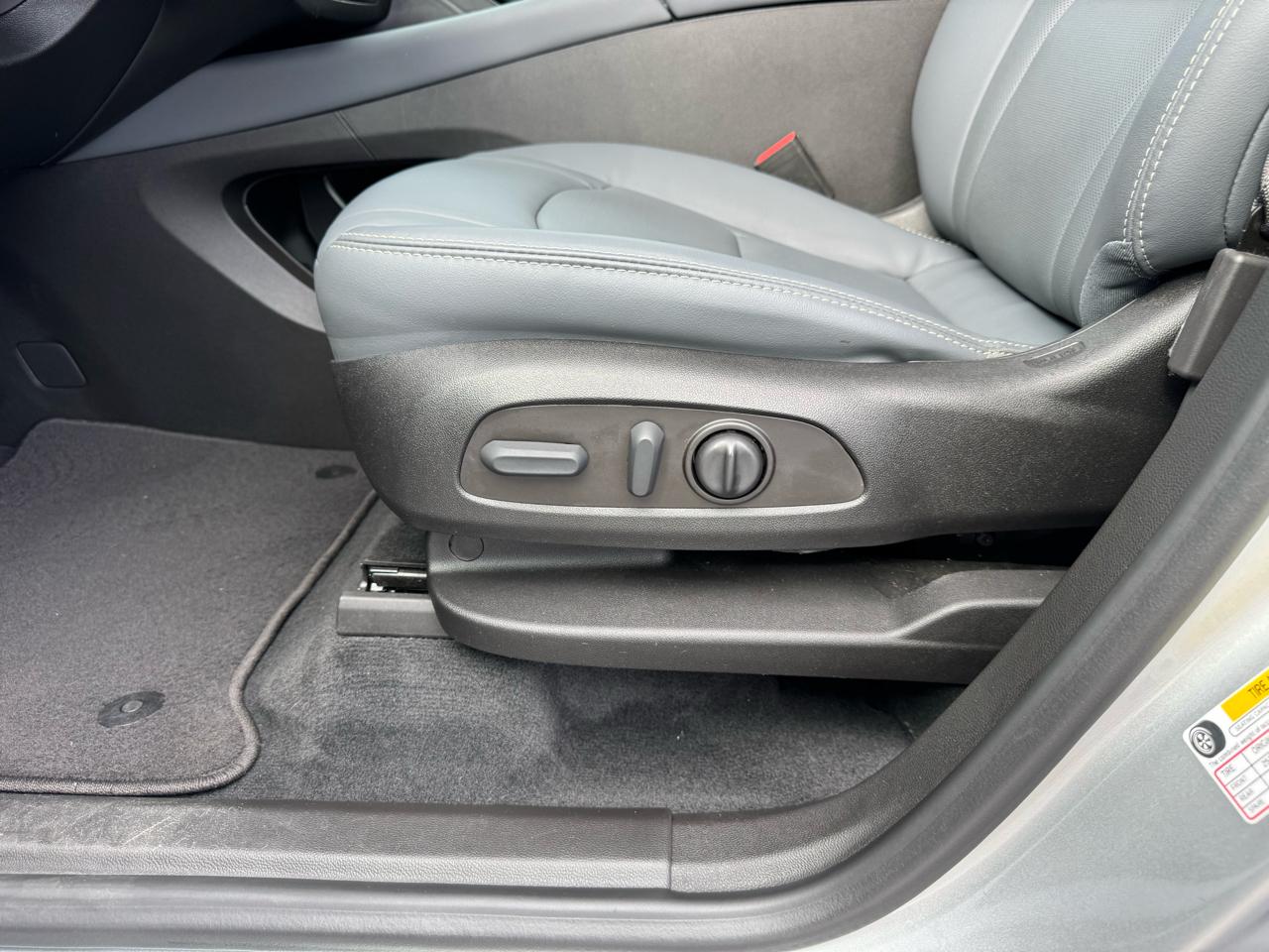 Buick Enclave FWD 4dr Essence 2022