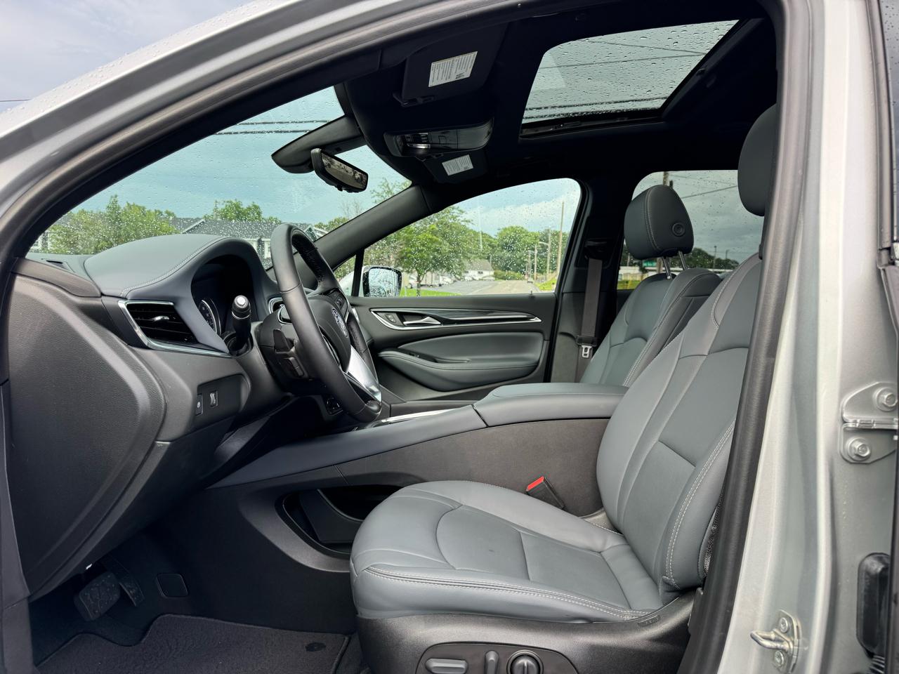 Buick Enclave FWD 4dr Essence 2022