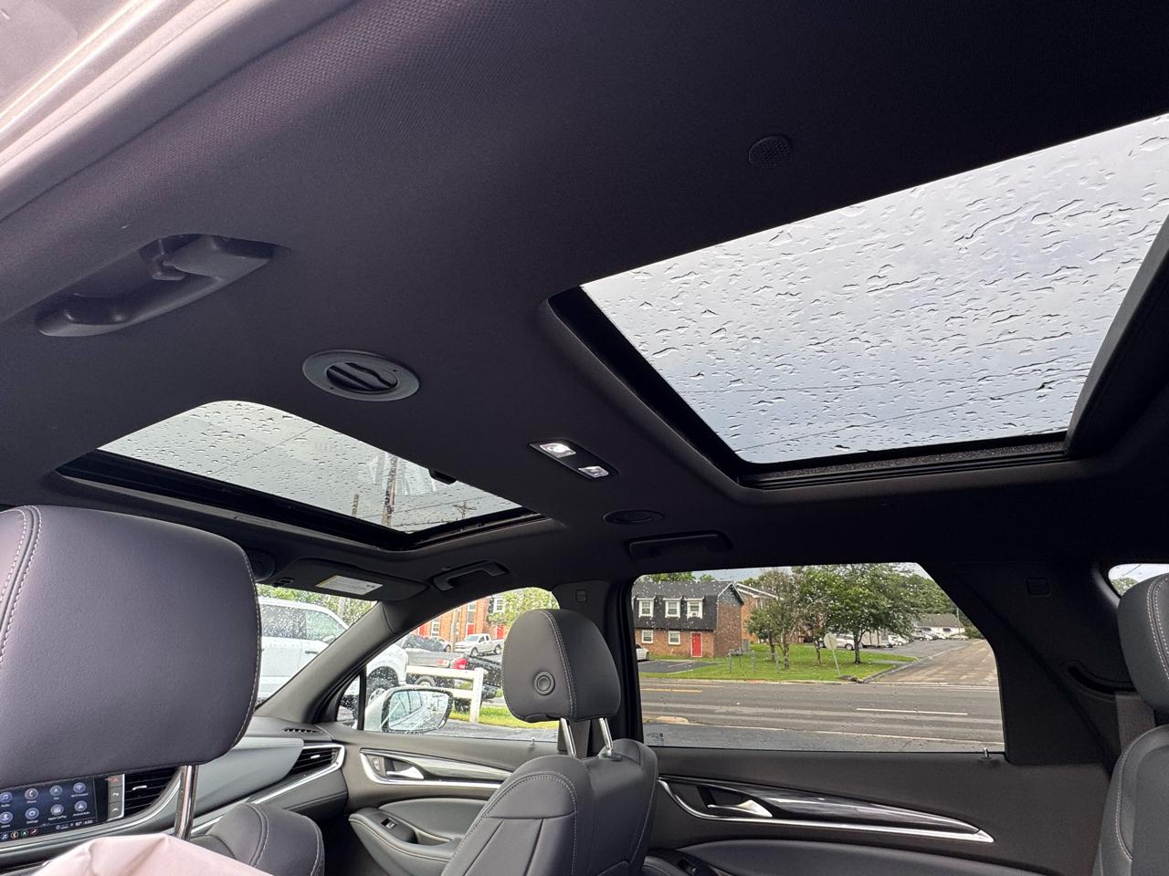 Buick Enclave FWD 4dr Essence 2022
