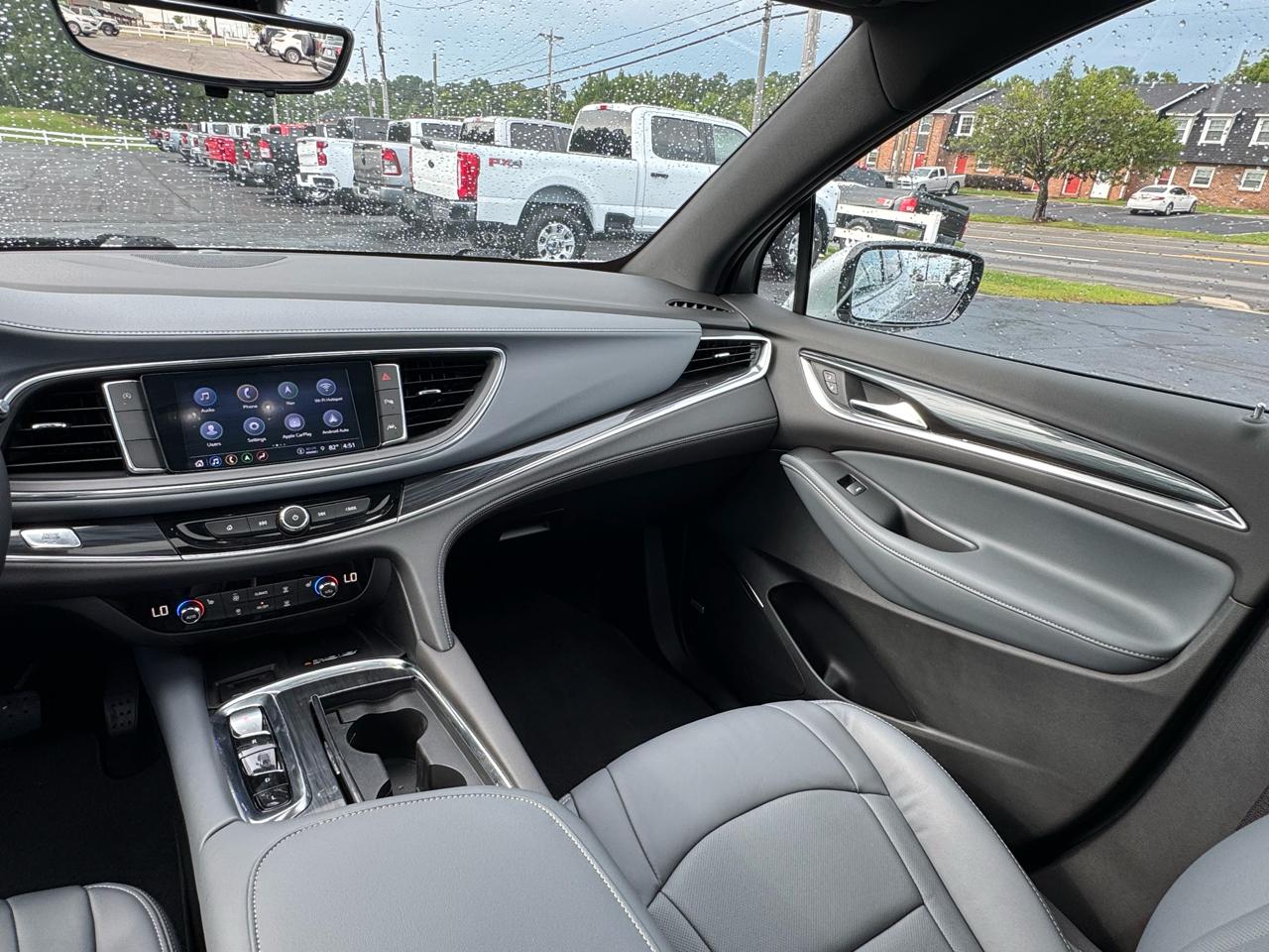 Buick Enclave FWD 4dr Essence 2022