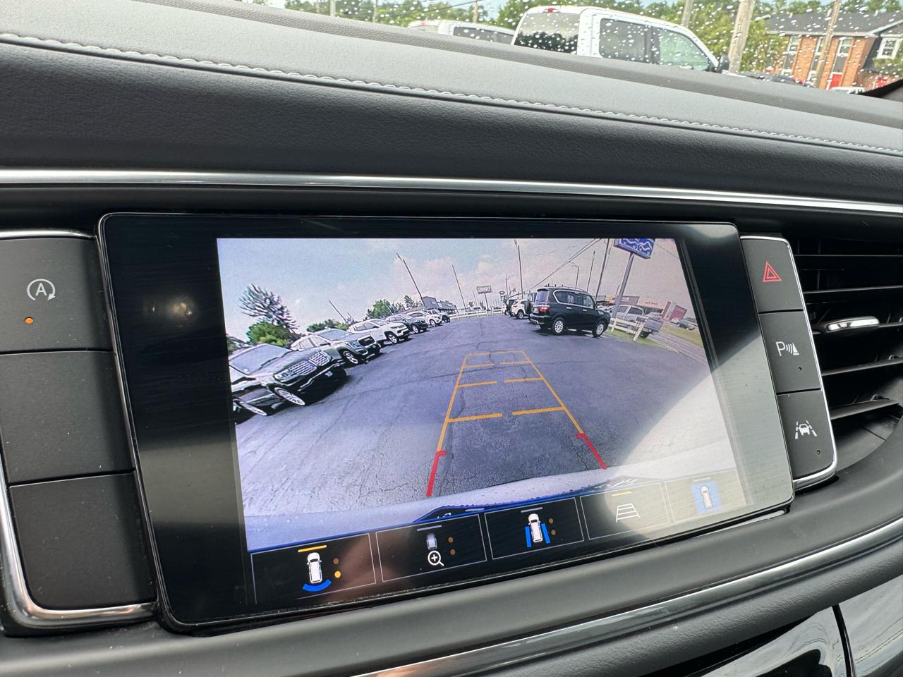 Buick Enclave FWD 4dr Essence 2022
