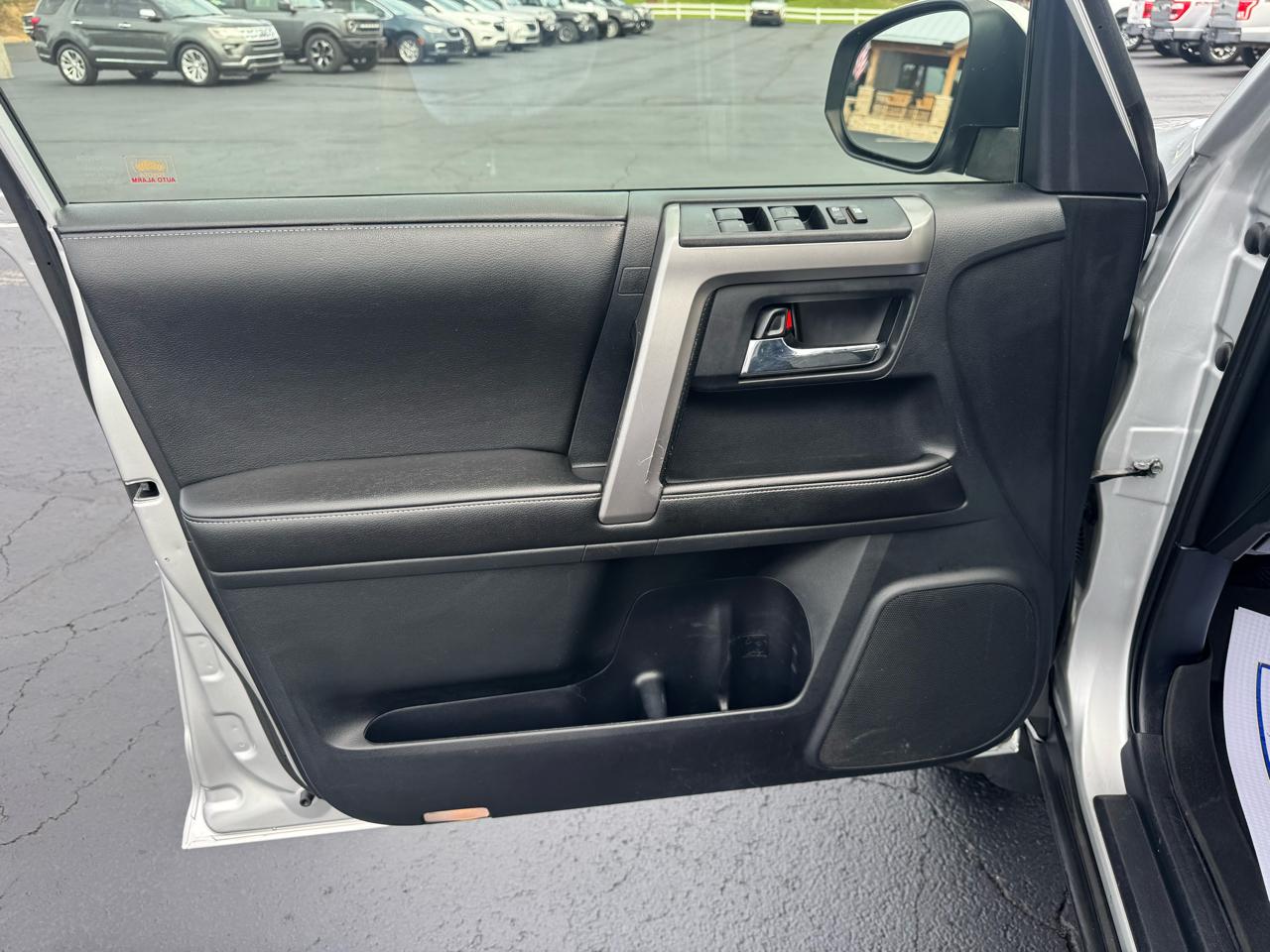 Toyota 4Runner 4WD 4dr V6 Trail Premium (Natl) 2015