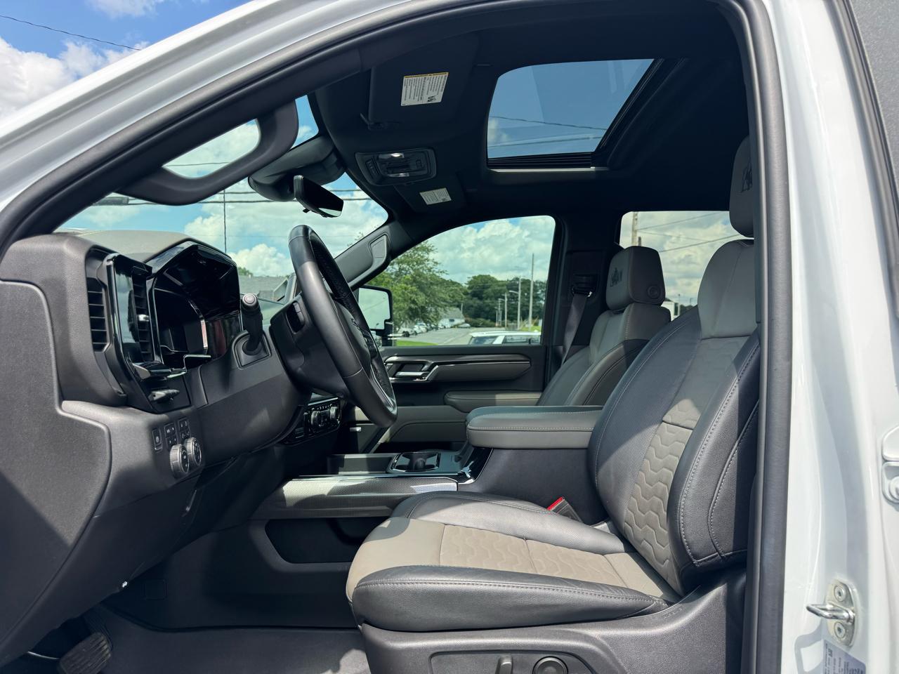 Chevrolet Silverado 2500HD 4WD Crew Cab 159" ZR2 2024