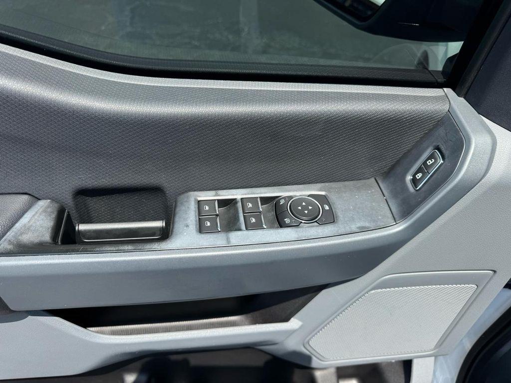 Ford F-150 XLT SuperCrew 4WD 2022
