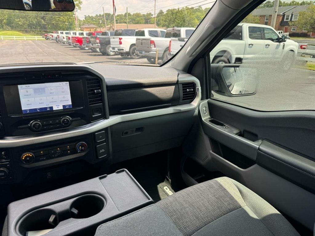 Ford F-150 XLT SuperCrew 4WD 2022