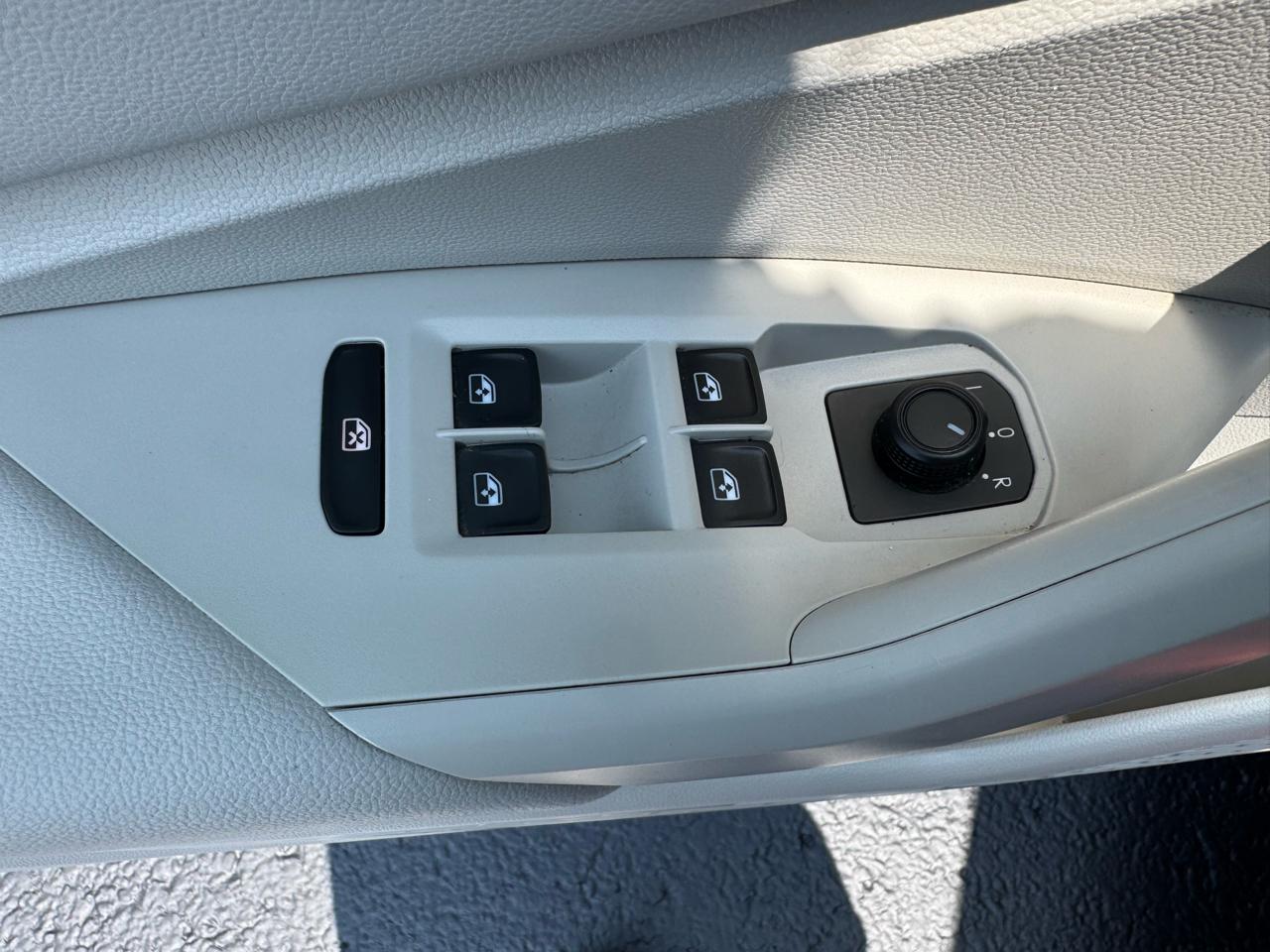 Volkswagen Jetta S Manual w/SULEV 2019