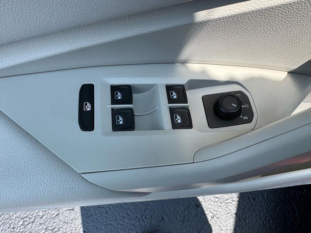 Volkswagen Jetta S Manual w/SULEV 2019