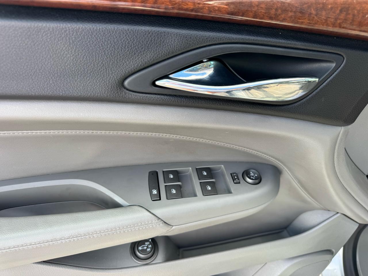 Cadillac SRX FWD 4dr Luxury Collection 2011
