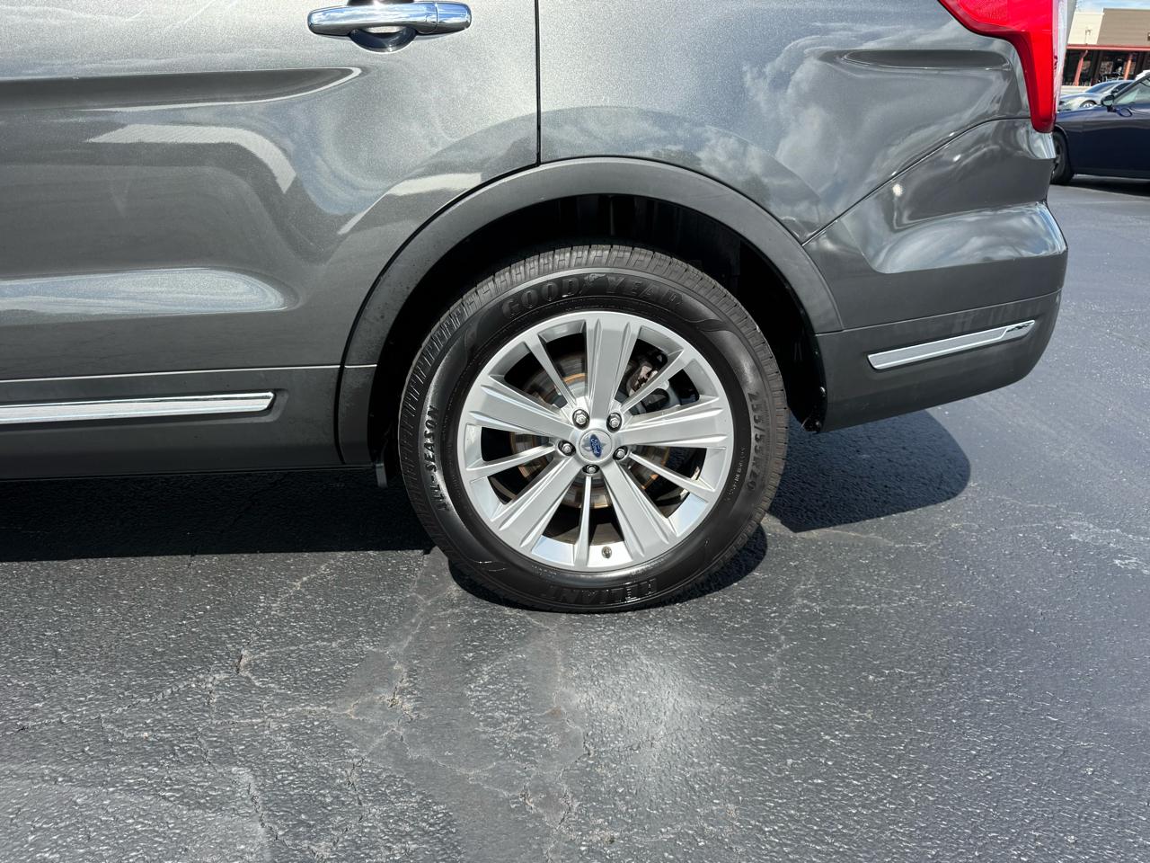 Ford Explorer Limited FWD 2019