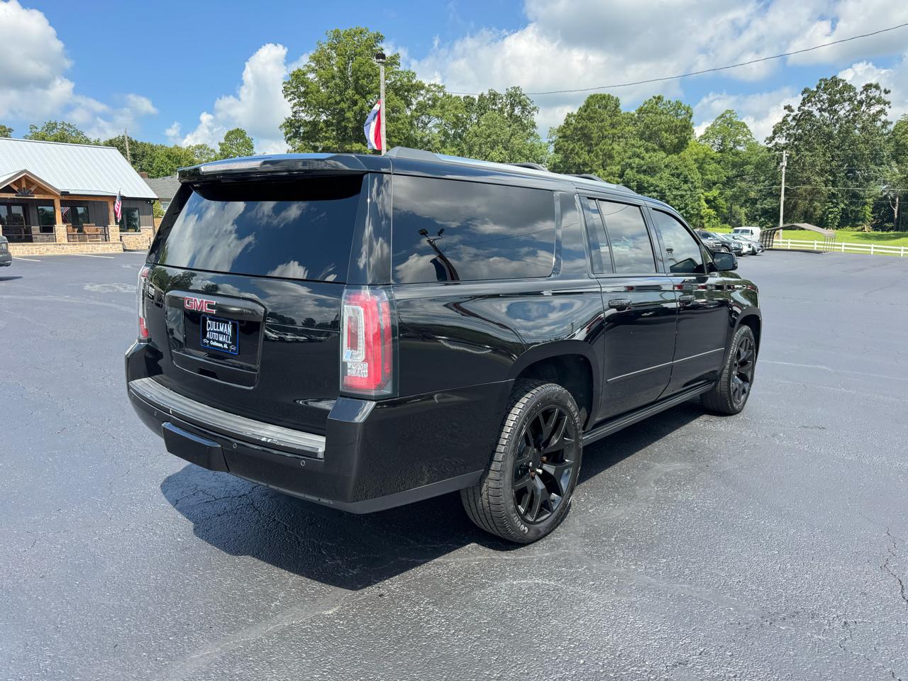 GMC Yukon XL 4WD 4dr Denali 2017