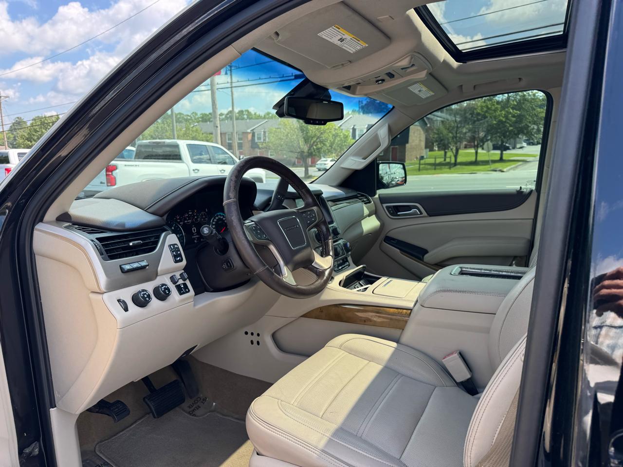 GMC Yukon XL 4WD 4dr Denali 2017