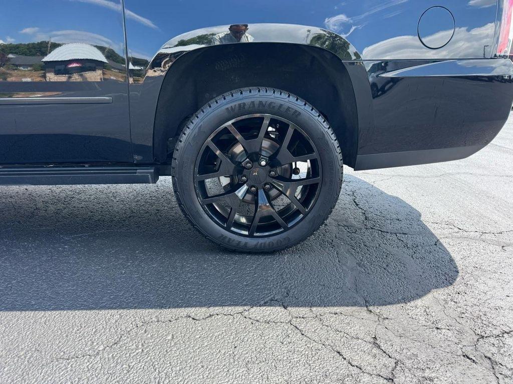 GMC Yukon XL 4WD 4dr Denali 2017