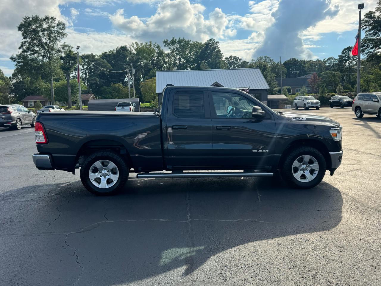 RAM 1500 Big Horn 4x4 Quad Cab 6'4" Box 2021