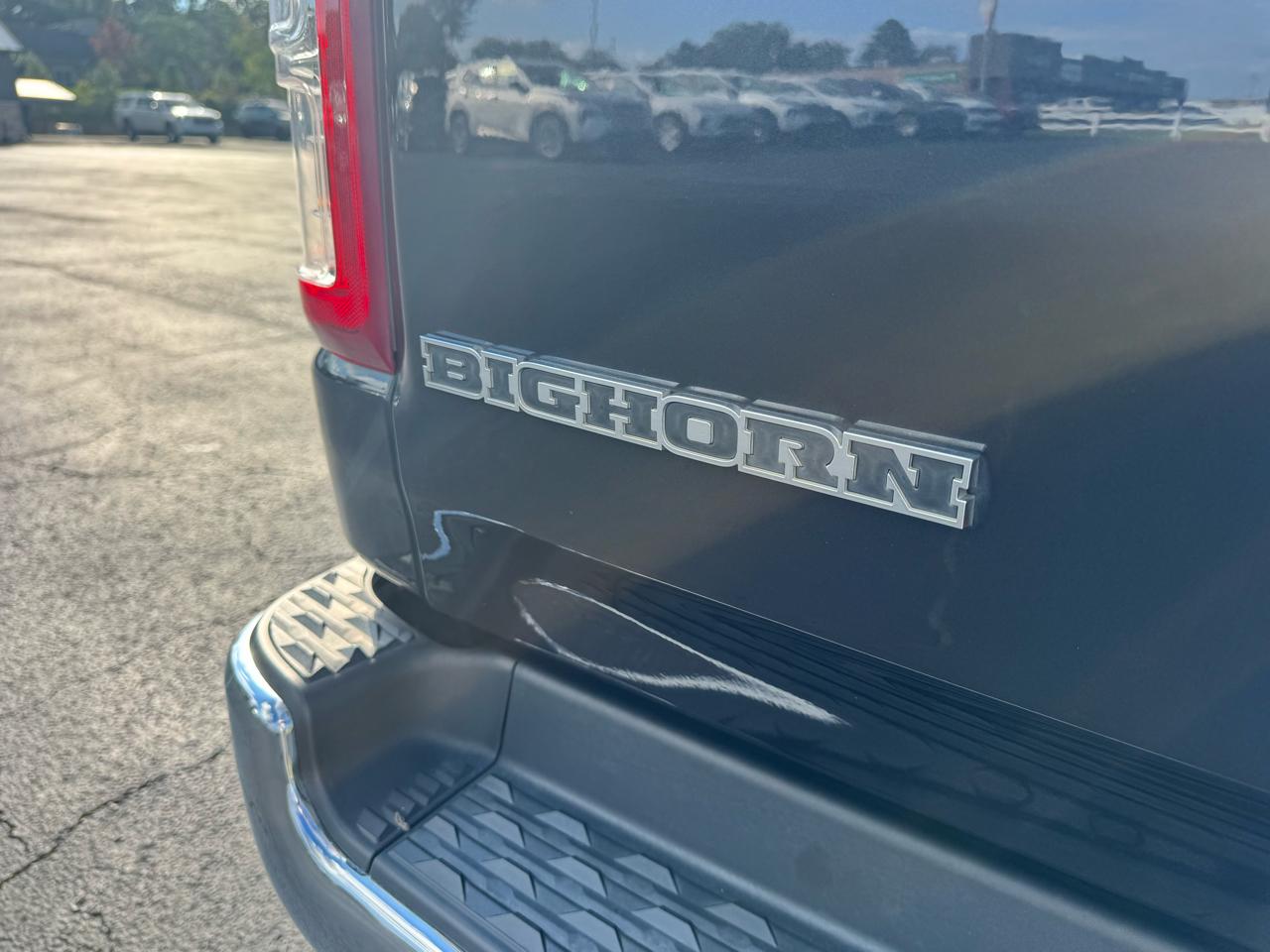 RAM 1500 Big Horn 4x4 Quad Cab 6'4" Box 2021