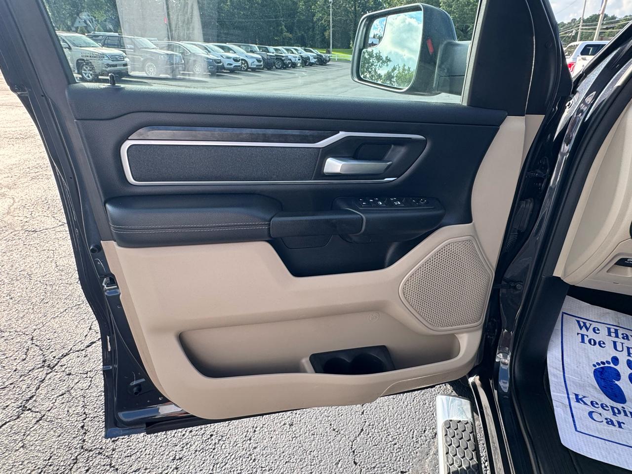 RAM 1500 Big Horn 4x4 Quad Cab 6'4" Box 2021