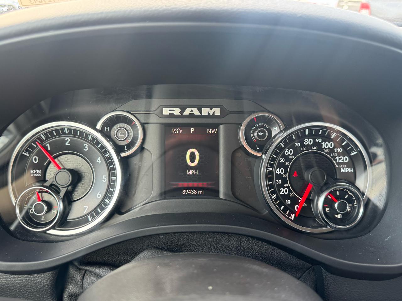 RAM 1500 Big Horn 4x4 Quad Cab 6'4" Box 2021