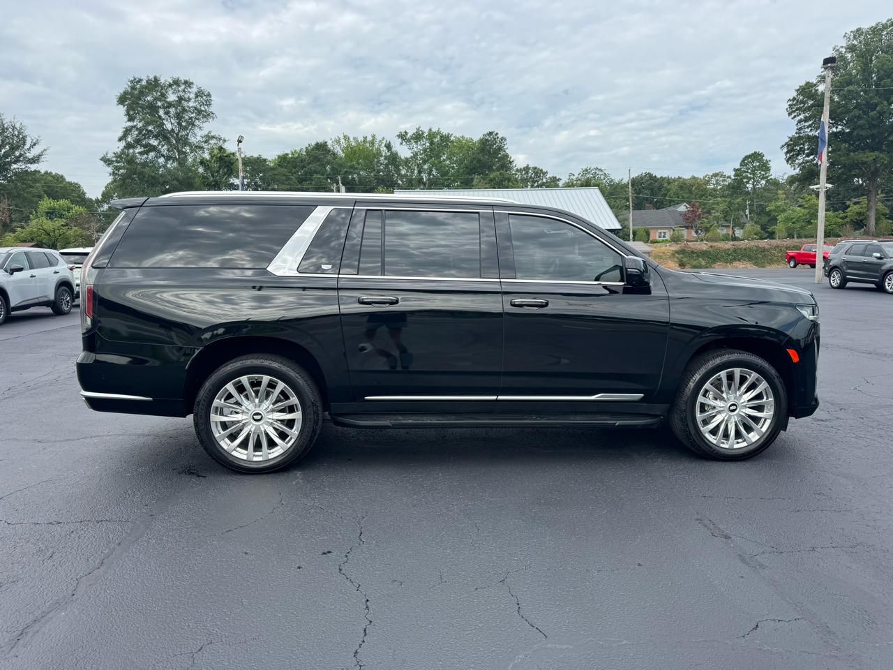 Cadillac Escalade ESV 4WD 4dr Premium Luxury 2023