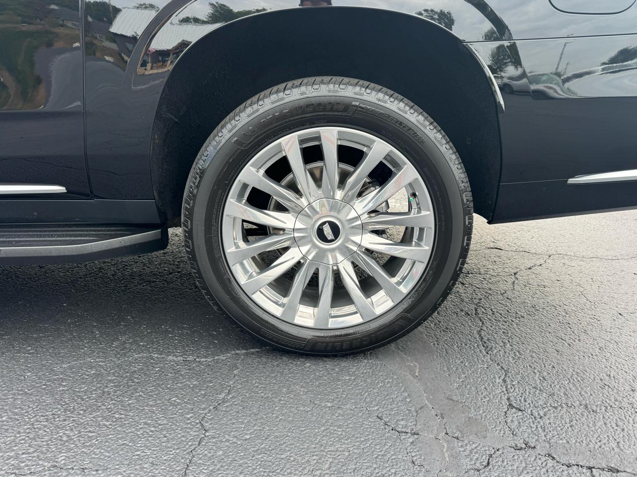 Cadillac Escalade ESV 4WD 4dr Premium Luxury 2023