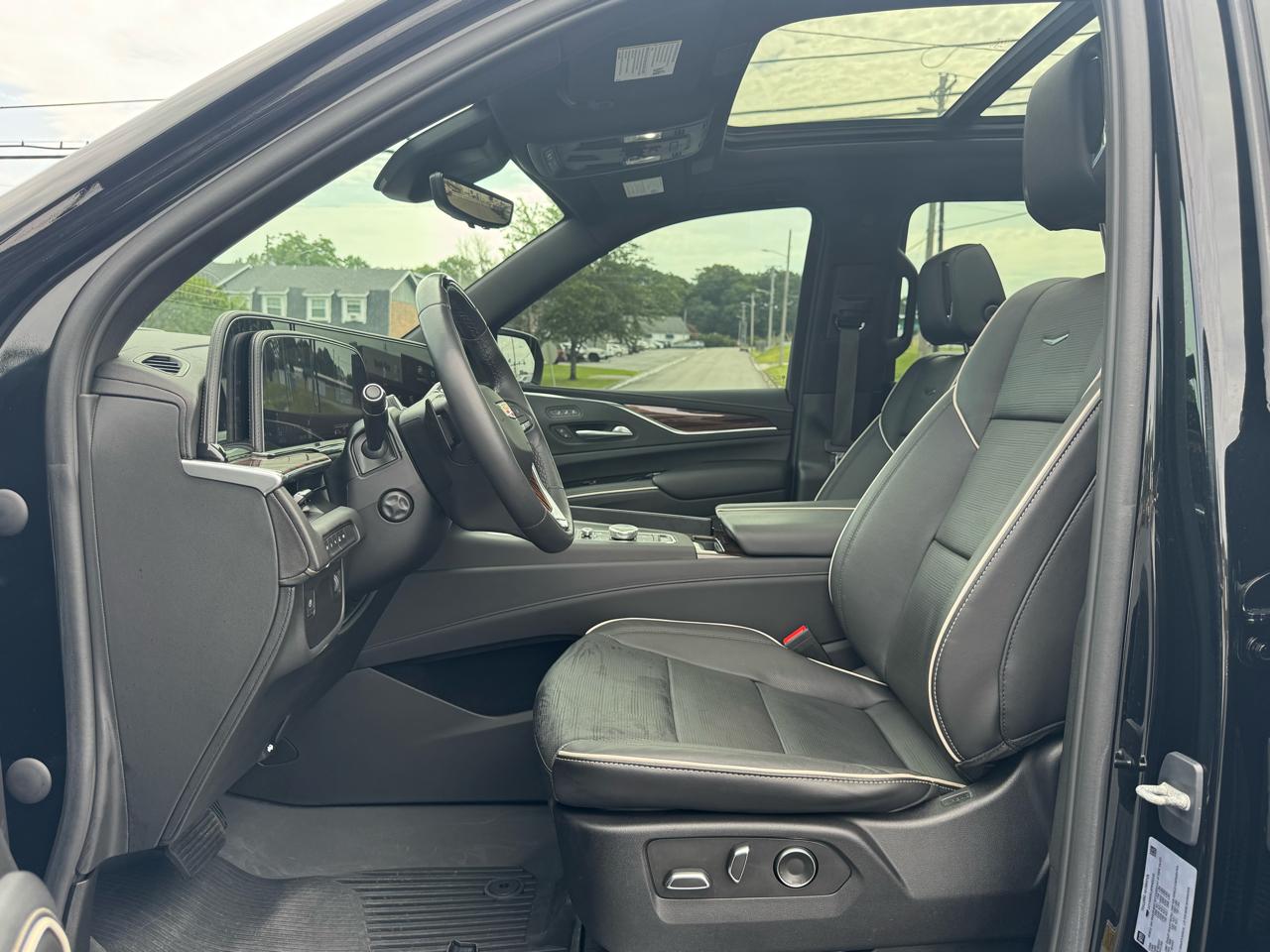Cadillac Escalade ESV 4WD 4dr Premium Luxury 2023