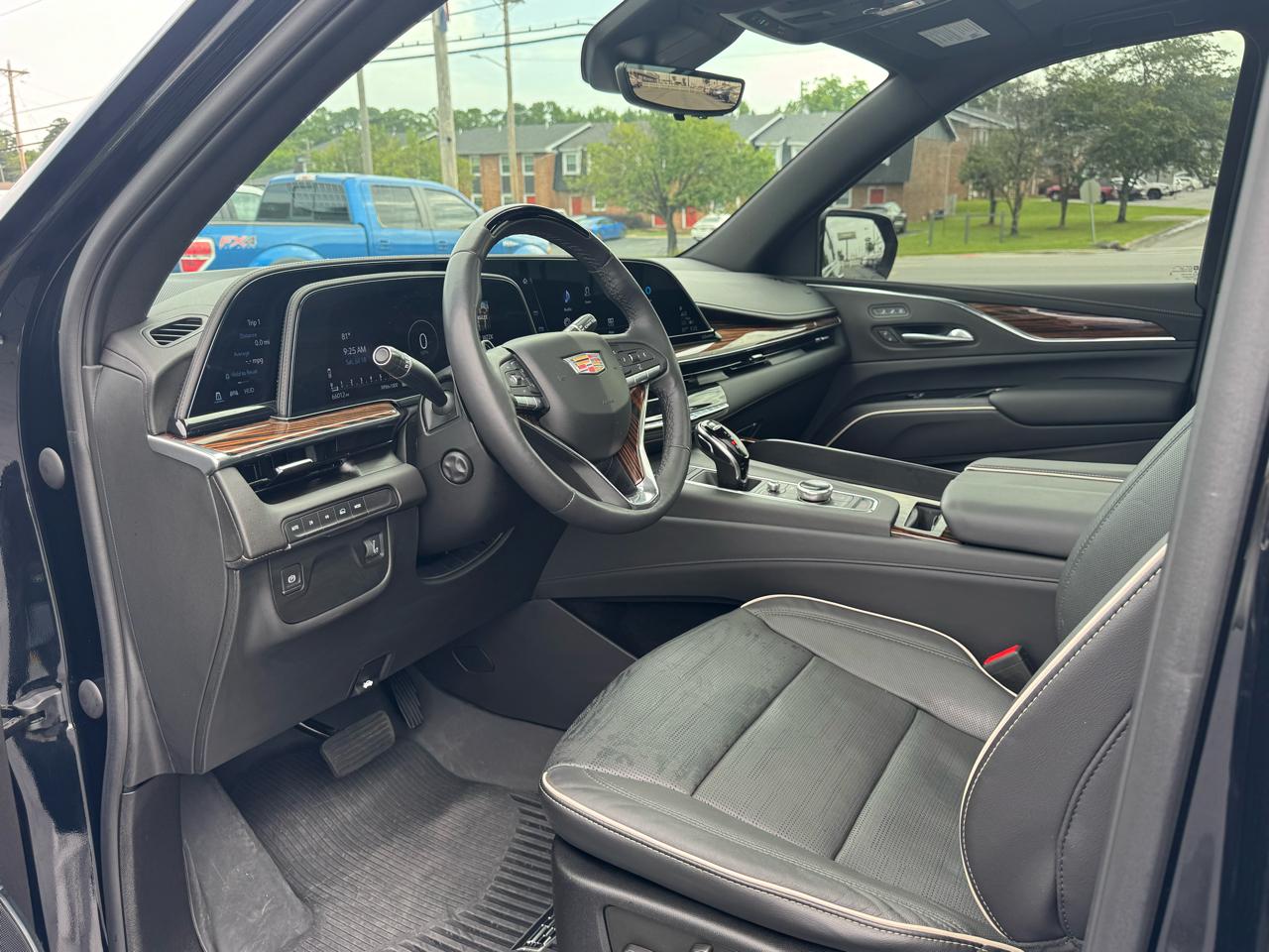 Cadillac Escalade ESV 4WD 4dr Premium Luxury 2023
