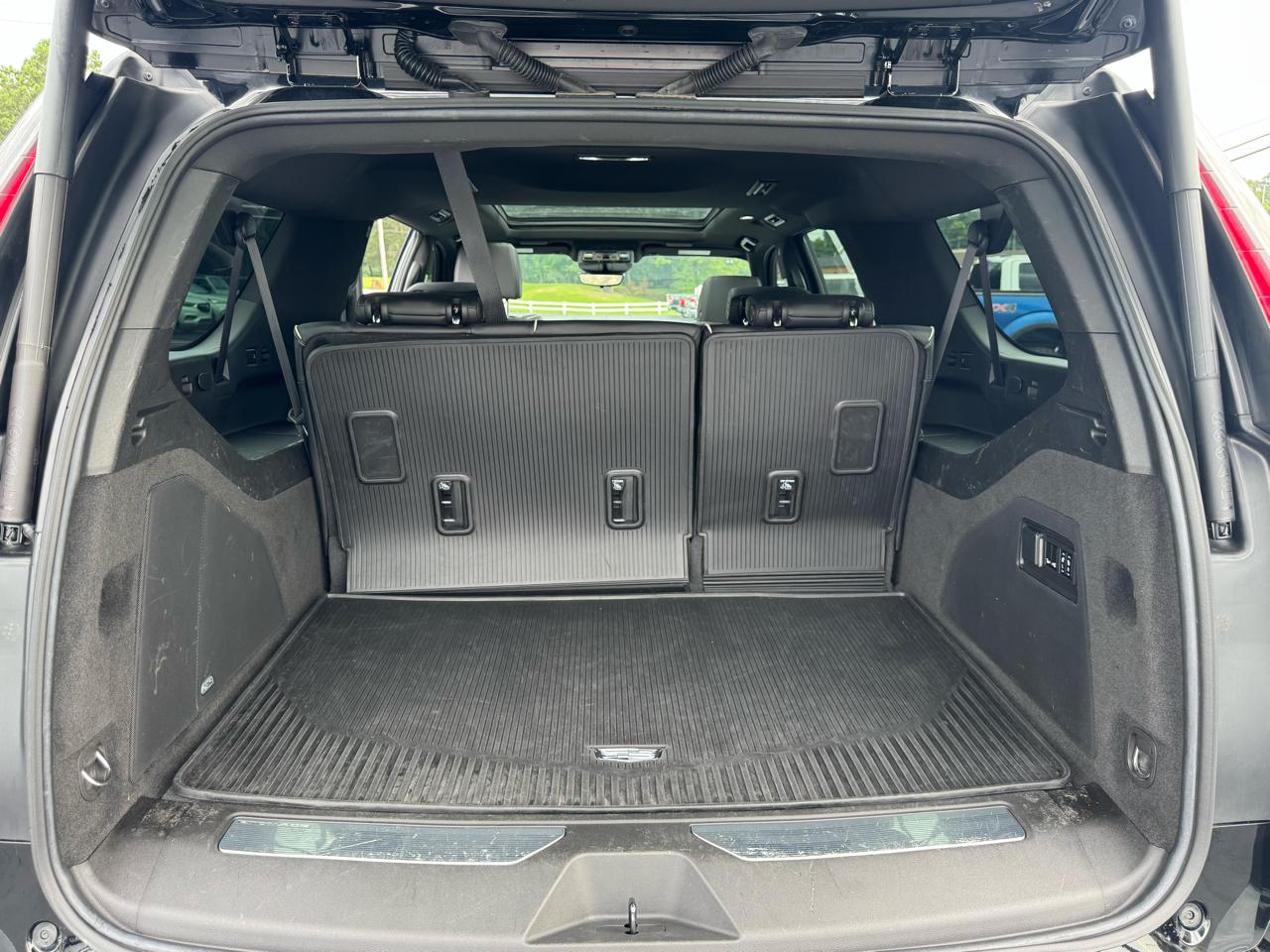 Cadillac Escalade ESV 4WD 4dr Premium Luxury 2023