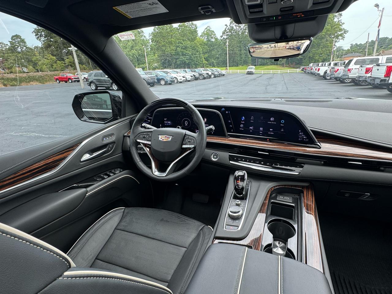 Cadillac Escalade ESV 4WD 4dr Premium Luxury 2023