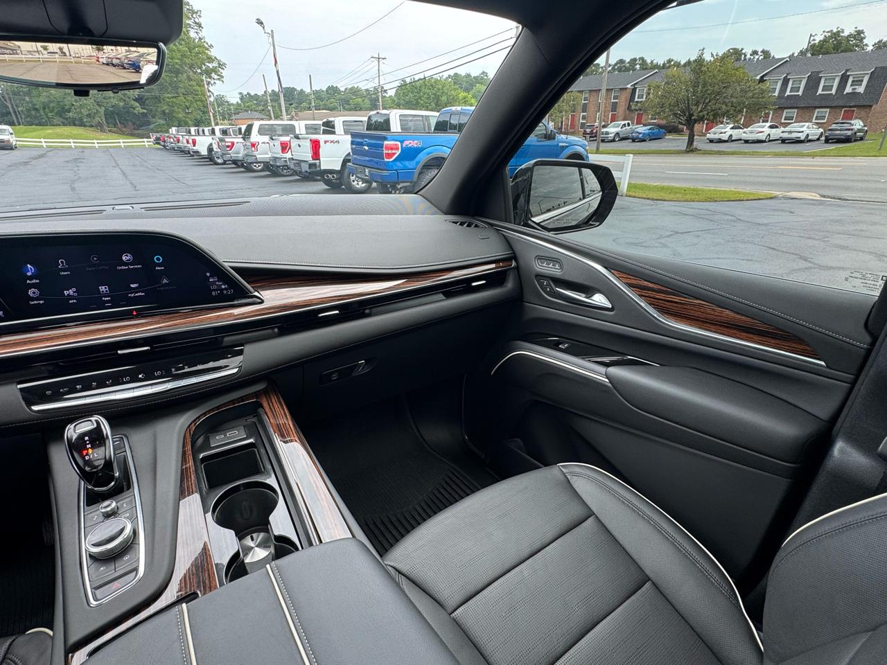 Cadillac Escalade ESV 4WD 4dr Premium Luxury 2023