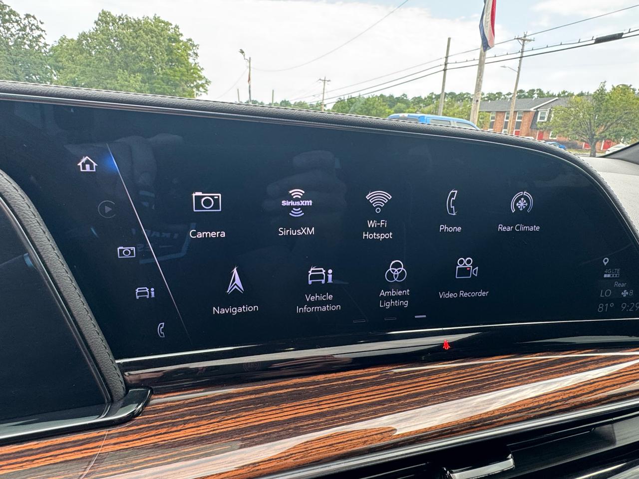 Cadillac Escalade ESV 4WD 4dr Premium Luxury 2023