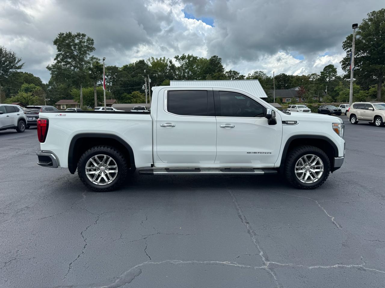 GMC Sierra 1500 4WD Crew Cab 147" SLT 2021
