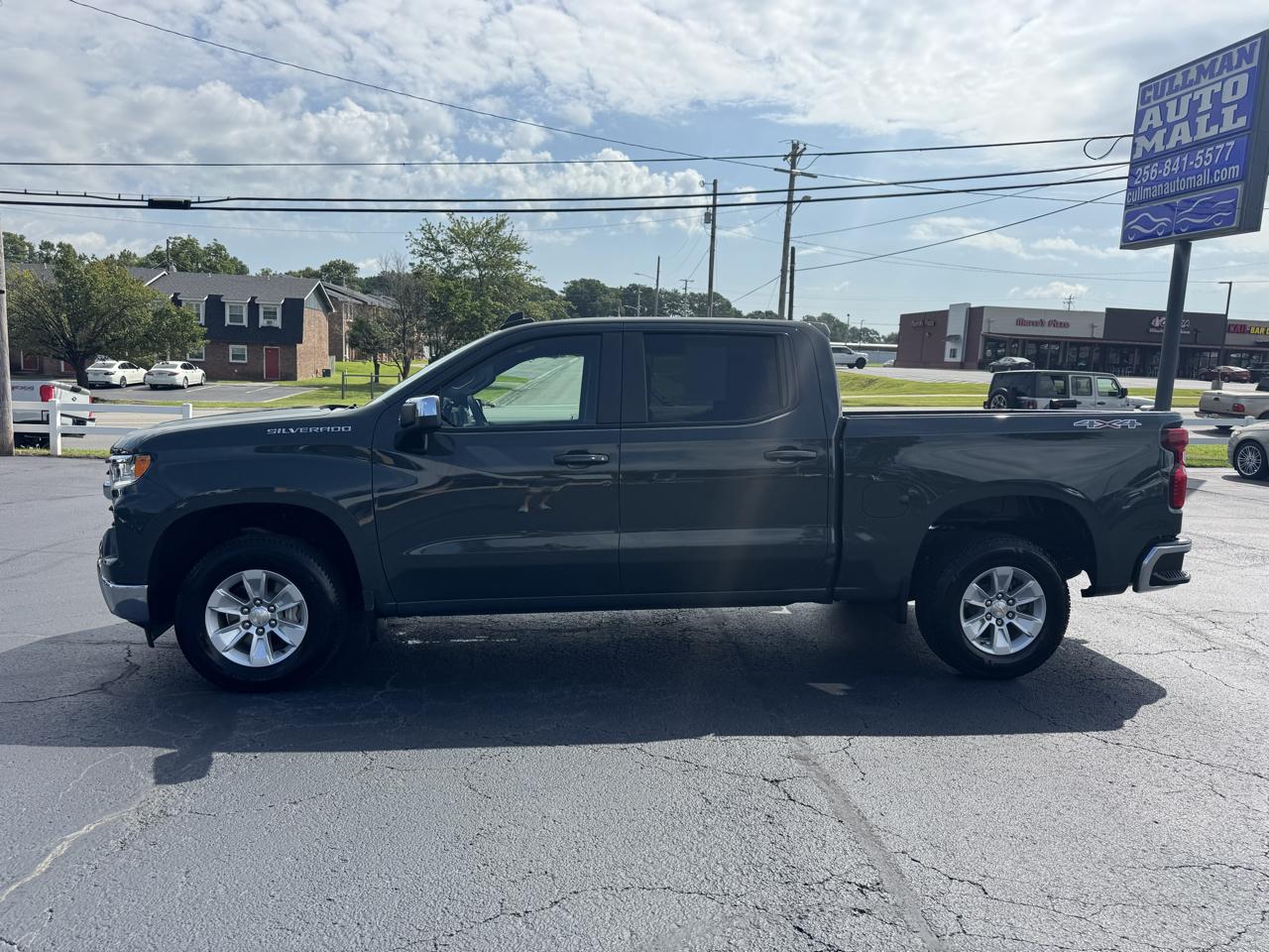 Chevrolet Silverado 1500 4WD Crew Cab 147" LT w/1LT 2025