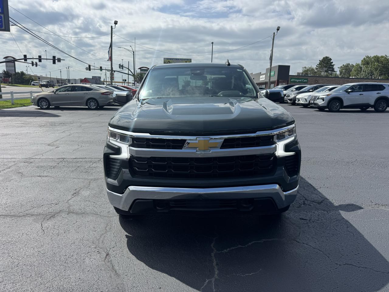 Chevrolet Silverado 1500 4WD Crew Cab 147" LT w/1LT 2025