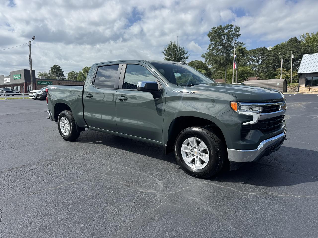 Chevrolet Silverado 1500 4WD Crew Cab 147" LT w/1LT 2025