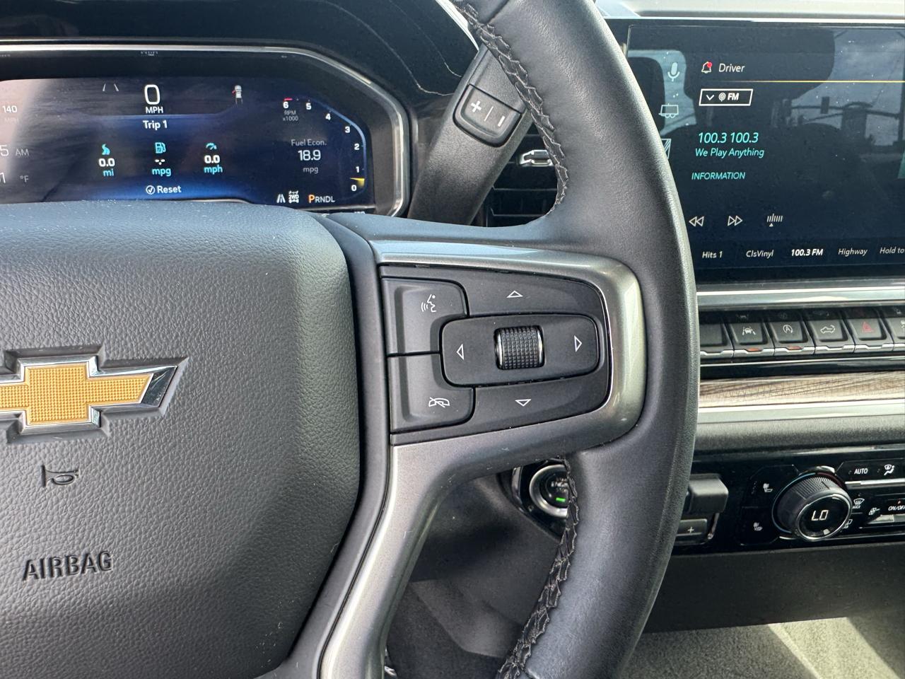 Chevrolet Silverado 1500 4WD Crew Cab 147" LT w/1LT 2025