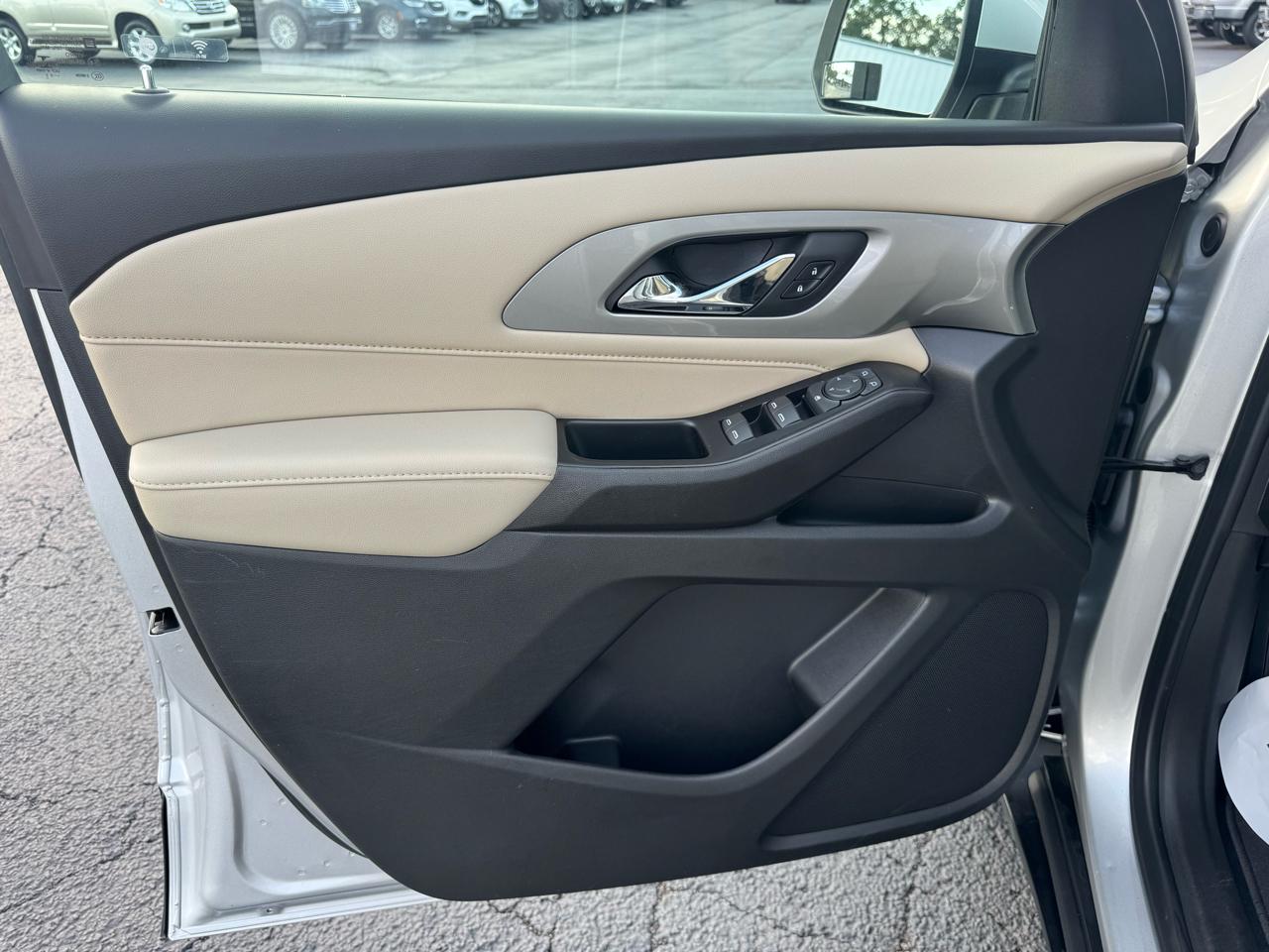 Chevrolet Traverse FWD 4dr LS w/1FL 2022