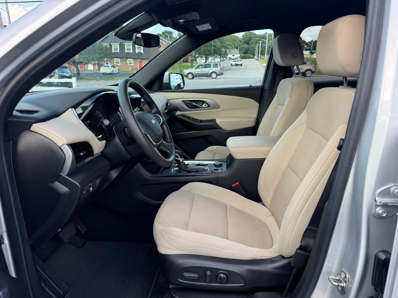 Chevrolet Traverse FWD 4dr LS w/1FL 2022