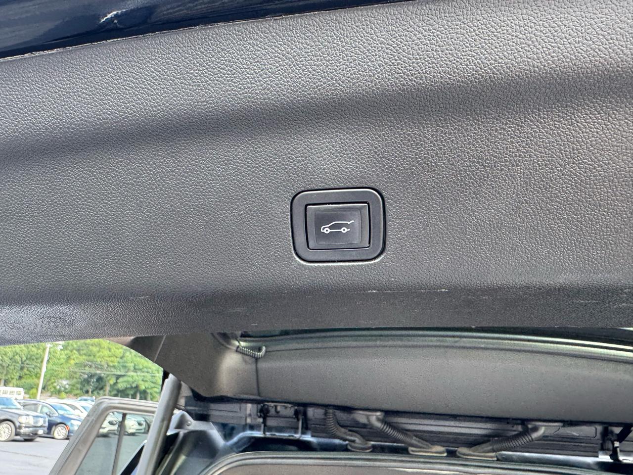 Chevrolet Tahoe 4WD 4dr Premier 2021