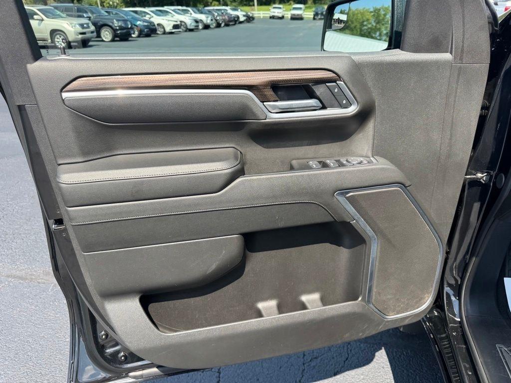 Chevrolet Silverado 1500 4WD Crew Cab 147" LT w/1LT 2025