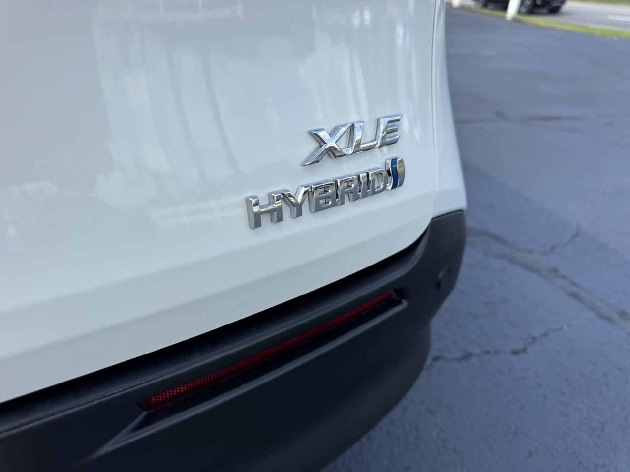 Toyota Sienna XLE FWD 8-Passenger (Natl) 2021