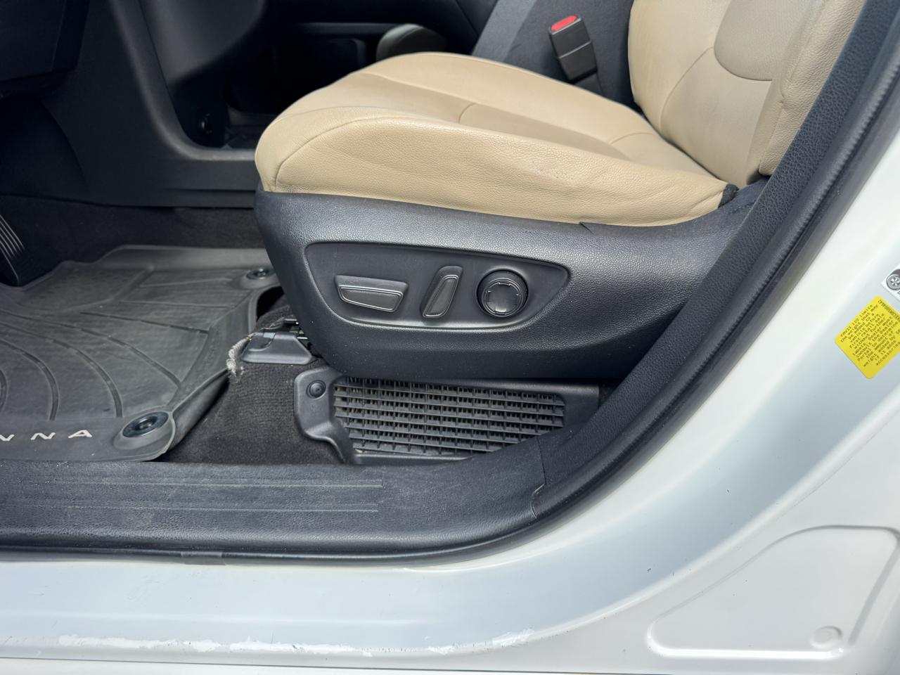 Toyota Sienna XLE FWD 8-Passenger (Natl) 2021