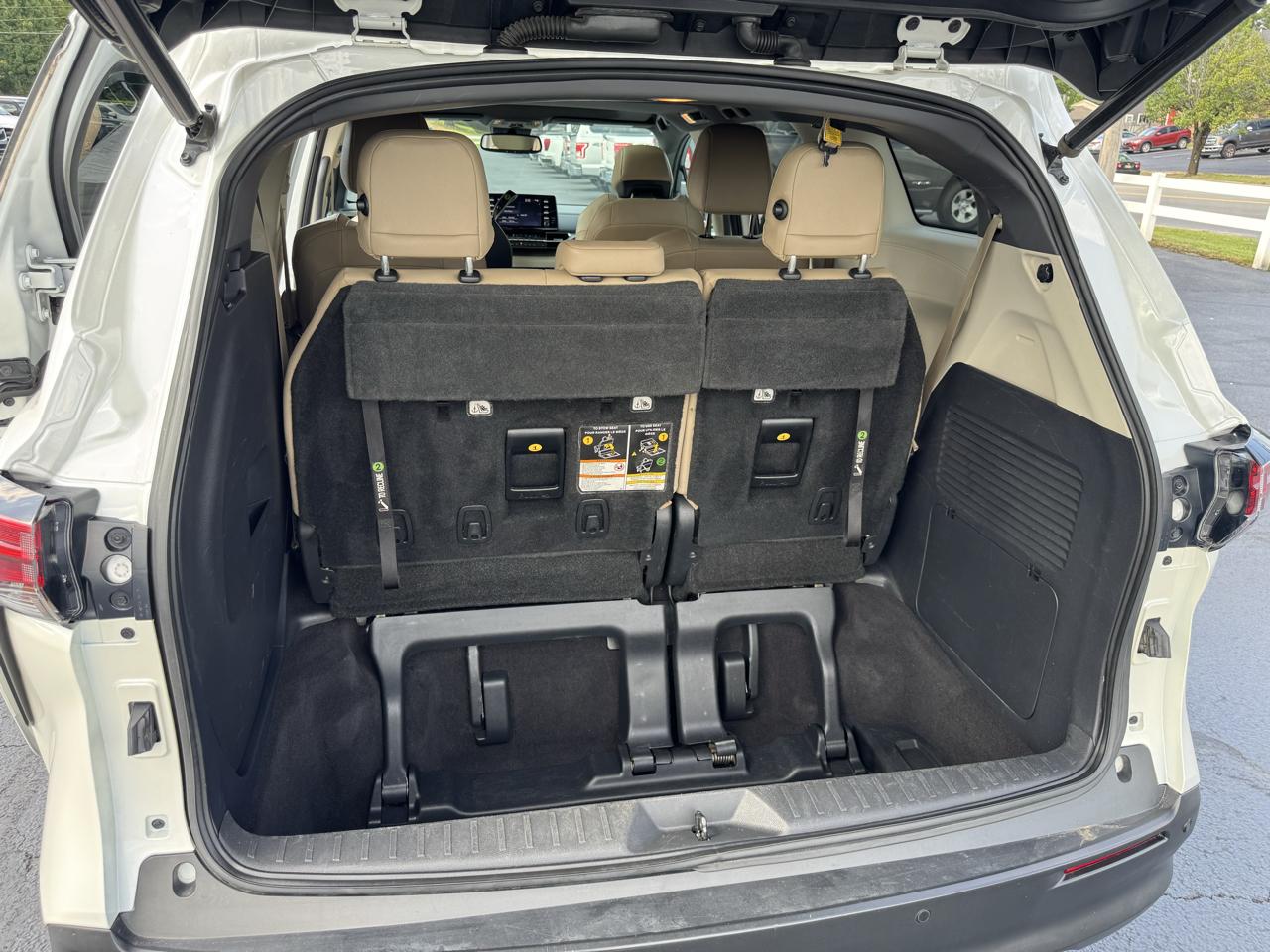Toyota Sienna XLE FWD 8-Passenger (Natl) 2021