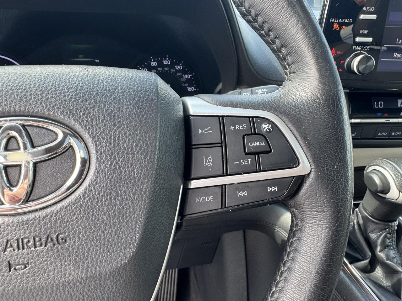Toyota Sienna XLE FWD 8-Passenger (Natl) 2021