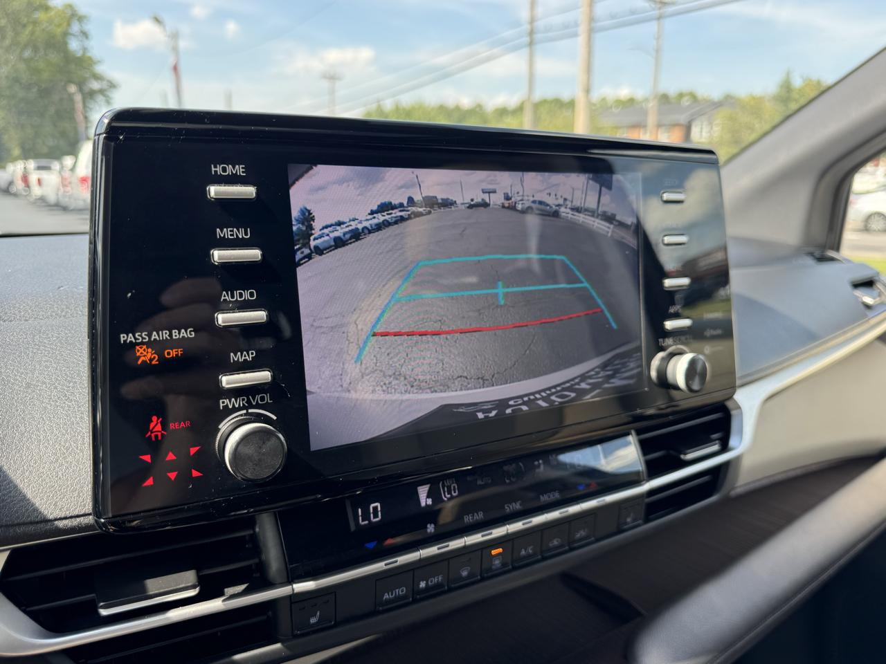 Toyota Sienna XLE FWD 8-Passenger (Natl) 2021