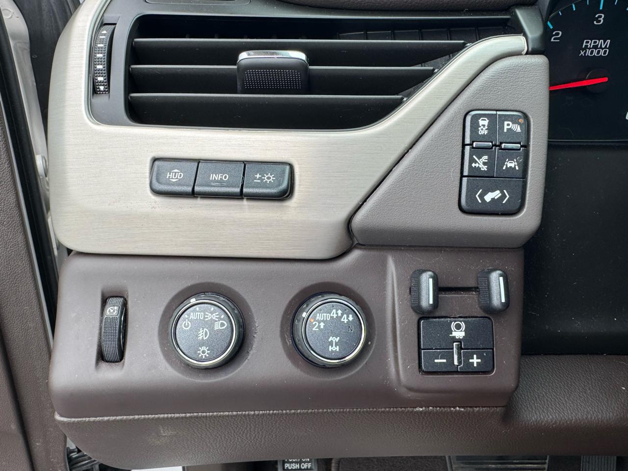 GMC Yukon XL 4WD 4dr Denali 2019