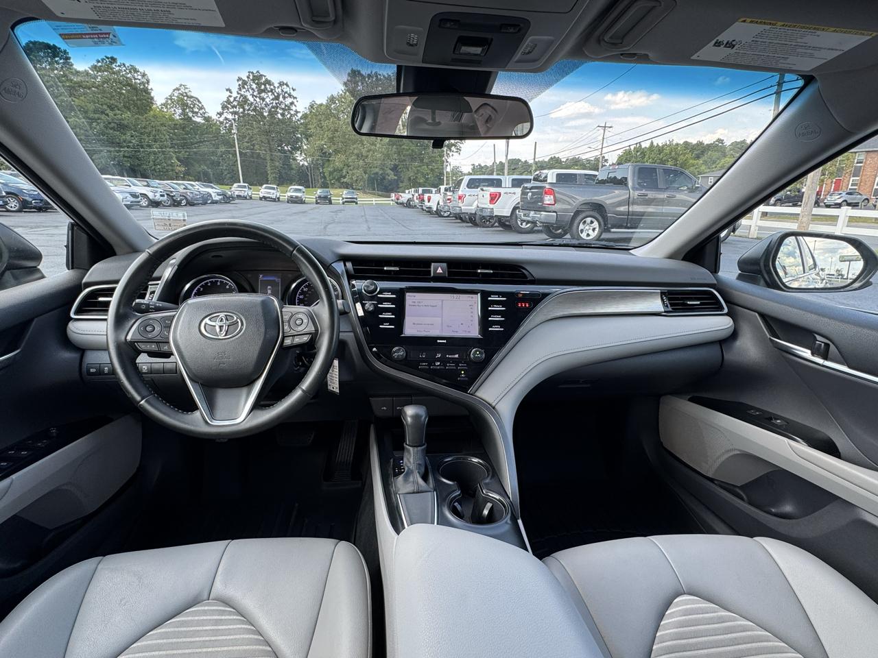 Toyota Camry SE Auto (Natl) 2020