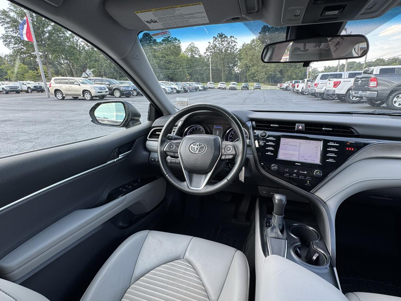 Toyota Camry SE Auto (Natl) 2020